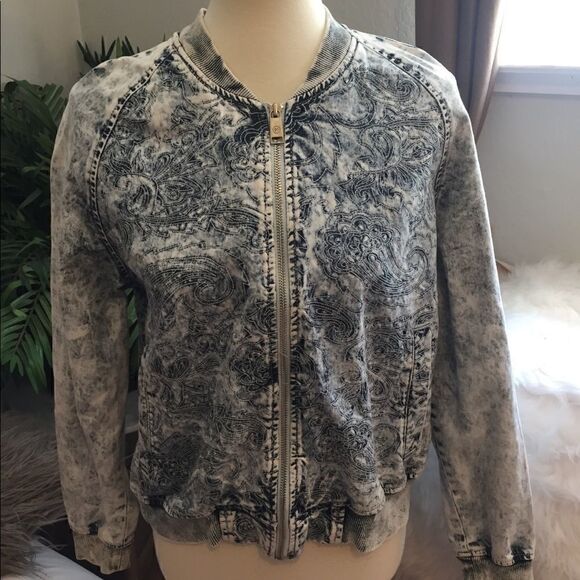 CottonOn Full Zip Long Sleeve Paisley Design Denim Jacket Size 10-NWOT - Picture 4 of 8